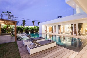 Villa | 5 bedrooms - Niko 2 R New Villa Close to Finns Beach Club (Canggu)