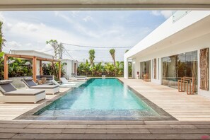 Villa | 5 bedrooms - Niko 2 R New Villa Close to Finns Beach Club (Canggu)