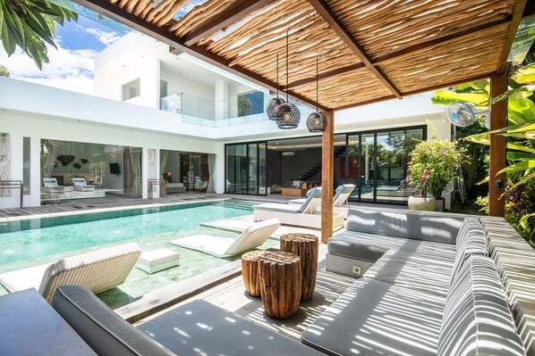 Villa | 5 bedrooms - Niko 2 R New Villa Close to Finns Beach Club (Canggu)