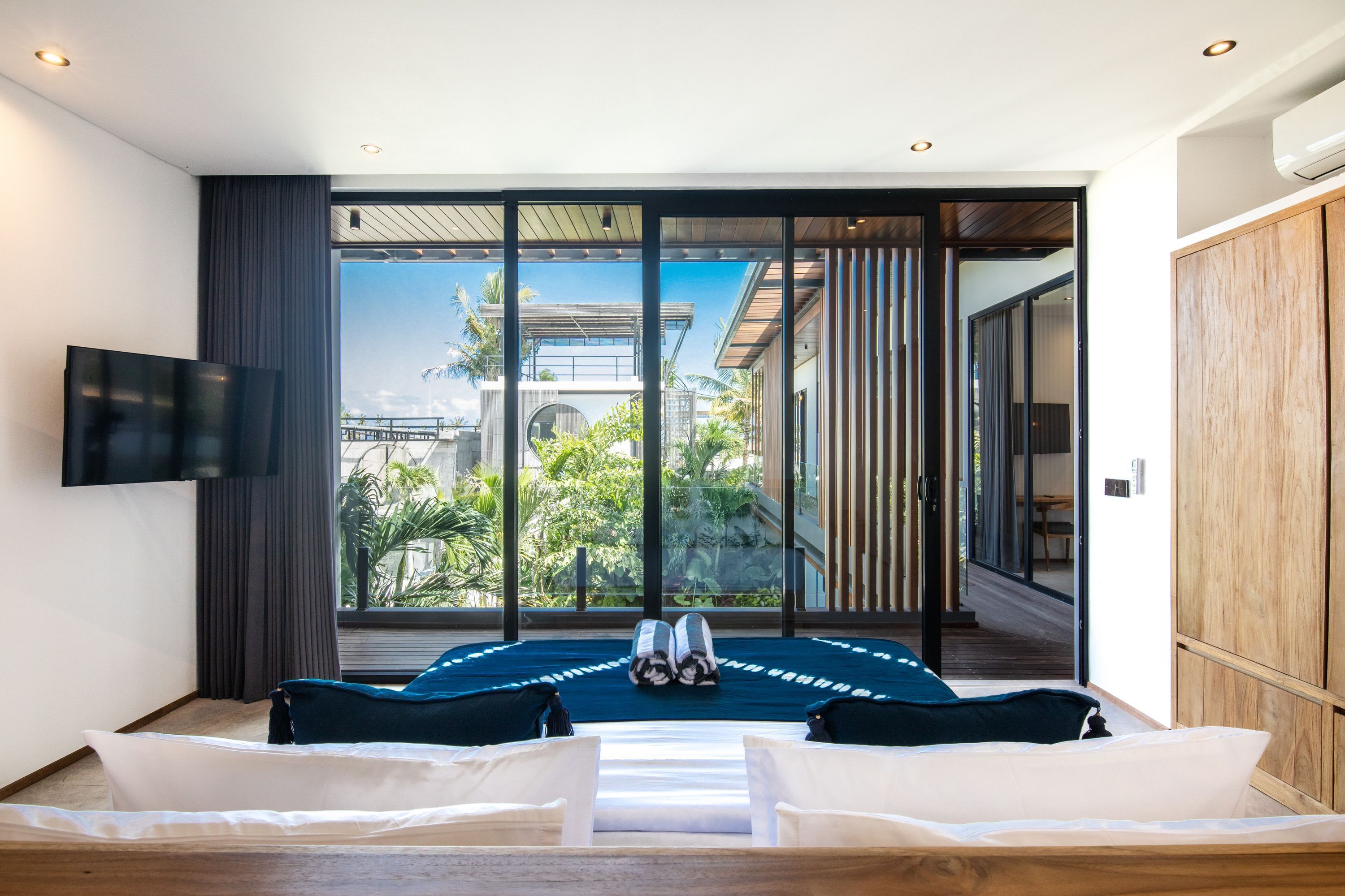 5 bedrooms