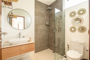 House | 6 bedrooms - Mateo Villa Marvelous 6BR 2 Mins to Beach (Canggu)