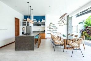 Maison, fumeur | 5 chambres