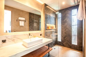 Casa, para fumadores | 4 habitaciones 