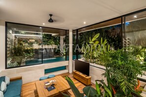 Villa, Smoking