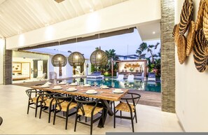Villa, Smoking