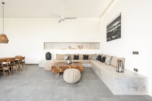 Villa | 4 bedrooms - Canggu KOI 5 Villa in Canggu (Canggu)