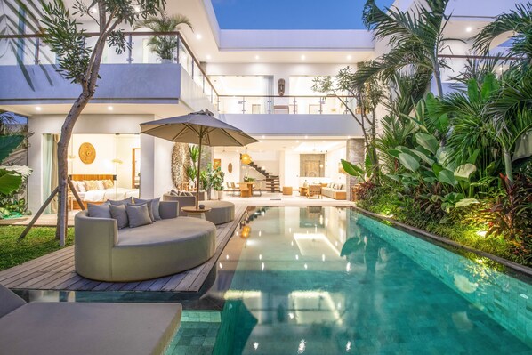 Villa | 4 bedrooms - sol N1 Incredible 4 Bds Villa Near Finns Club (Kerobokan)