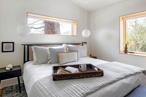 1 bedroom, desk, iron/ironing board, WiFi - Beltline Basilica by Minty Living (Atlanta)