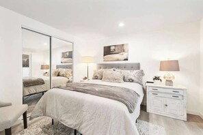 2 bedrooms, iron/ironing board, free WiFi, bed sheets - Freshly Updated Hideaway in CDA’s Best Spot (Coeur d'Alene)