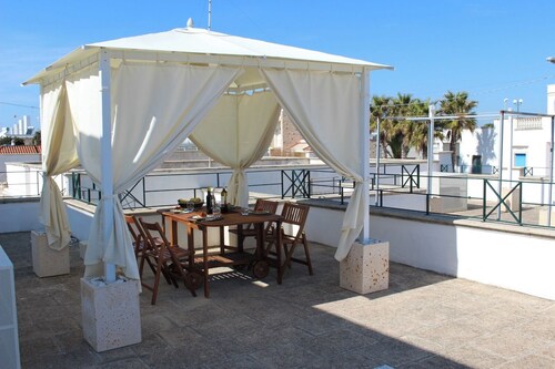 Detached villa 30 mt from the sea