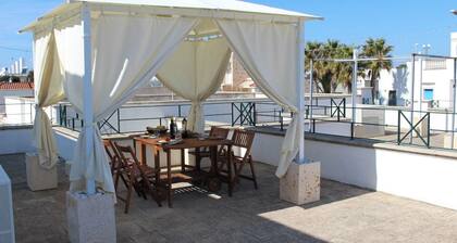 Detached villa 30 mt from the sea