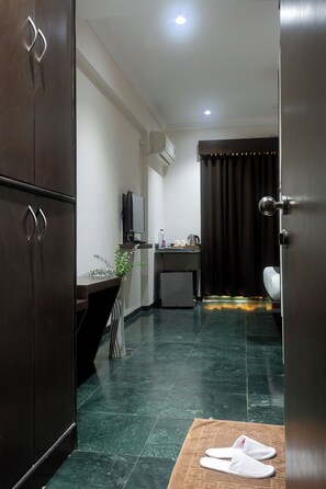 Double Room, City View | Free WiFi, bed sheets