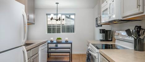 Fridge, microwave, oven, stovetop