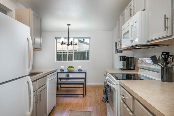 Fridge, microwave, oven, stovetop