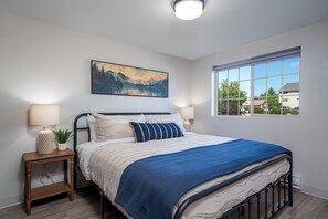 2 slaapkamers, een strijkplank/strijkijzer, reisbedje, gratis wifi