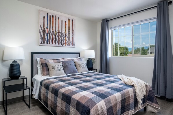 2 bedrooms, iron/ironing board, travel cot, free WiFi