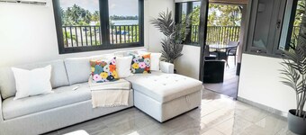 Entire complex  Beachfront Villa Complex 12 Bedrooms, 6 Baths, Sleeps 48