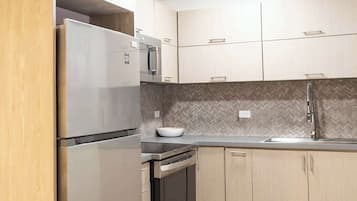 Frigorífic, microones, forn i cafetera i tetera