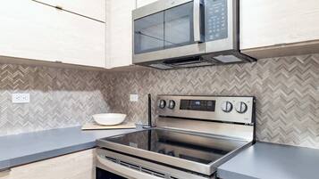 Fridge, microwave, oven, coffee/tea maker