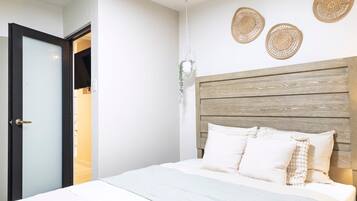 2 bedrooms, desk, iron/ironing board, WiFi