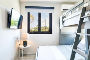 2 habitaciones, escritorio, tabla de planchar con plancha y wifi 