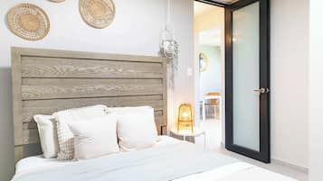 2 dormitoris, escriptori, planxa i posts de planxar i wifi