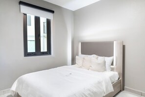 1 bedroom, desk, iron/ironing board, WiFi - Villas Del Mar 5 · Coastal Fun & Local Dining (Dorado)