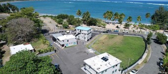Unit 6 Fully Renovated, ADA-Accessible Beachside with Oceanview 1 Bedroom Prime