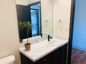 Hårtork och handdukar