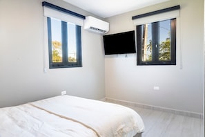 1 chambre, bureau, fer et planche à repasser, Wi-Fi