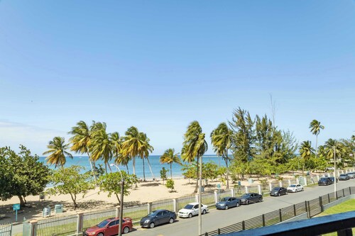 Villas Del Mar 8 · Sun, Fun & Dining by the Shore