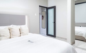 6 bedrooms, desk, iron/ironing board, WiFi