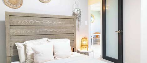 8 Schlafzimmer, Schreibtisch, Bügeleisen/Bügelbrett, WLAN