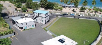 Building #1 Fully Renovated Beachfront Family two floors Building 8 Bedrooms,