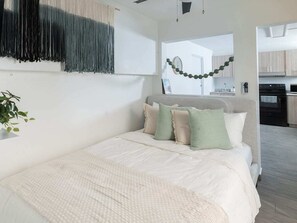 8 slaapkamers, een bureau, wifi, beddengoed