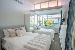 8 bedrooms, desk, WiFi, bed sheets