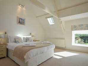 3 bedrooms, individually decorated, individually furnished
