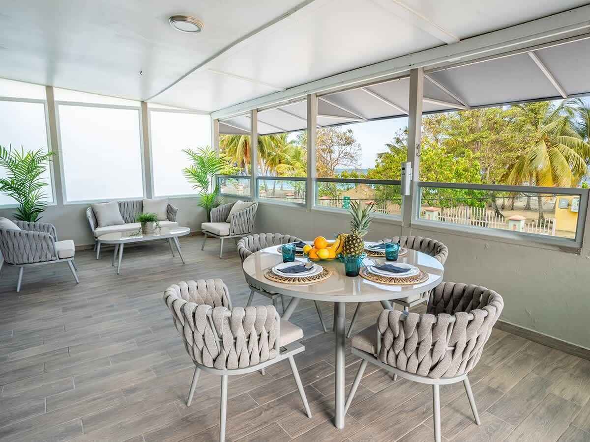 Apartment 6 - Oceanfront Balcony