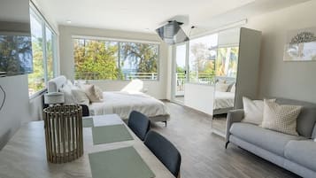 3 habitaciones, escritorio, tabla de planchar con plancha y wifi