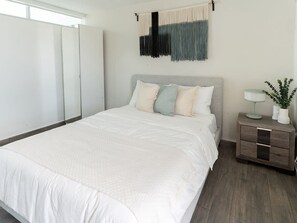 2 habitaciones, escritorio, wifi y ropa de cama