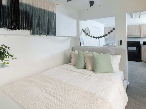 3 chambres, bureau, Wi-Fi, draps fournis