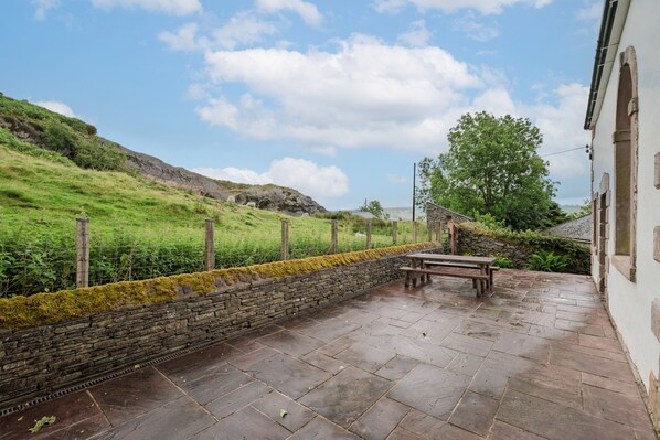 Cottage | Outdoor dining - The School at Mungrisdale (Penrith)