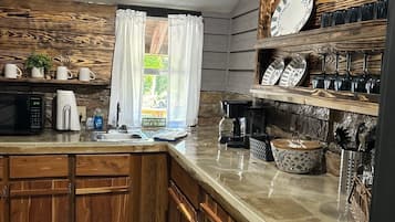 Fridge, microwave, oven, coffee/tea maker