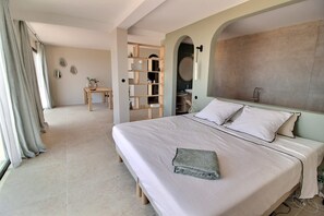 Villa | 5 bedrooms, Internet - Villa in the Maquis Sea View Pool (Vico)