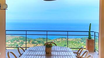 Villa | 5 bedrooms, Internet