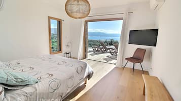 Villa | 4 bedrooms, Internet
