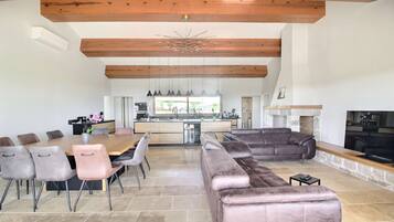 4 bedrooms, Internet