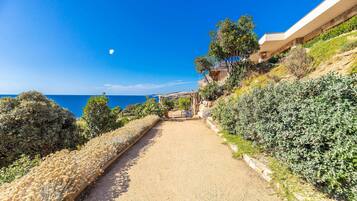 Villa | 4 bedrooms, Internet