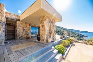 Villa | 4 bedrooms, Internet