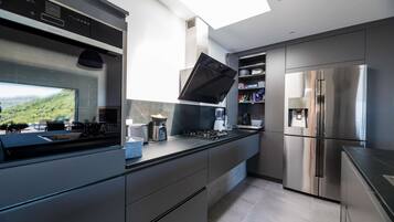 Villa | 4 bedrooms, Internet